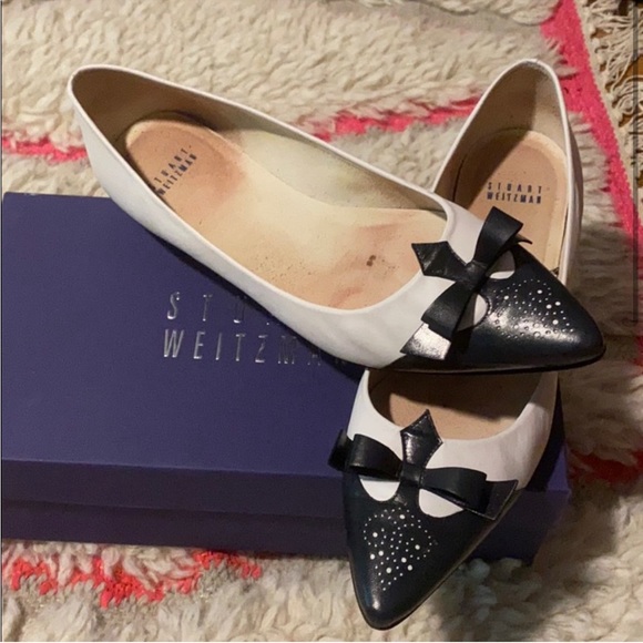 Stuart Weitzman - white ballerina flats with navy laser cut bow - Picture 7 of 7